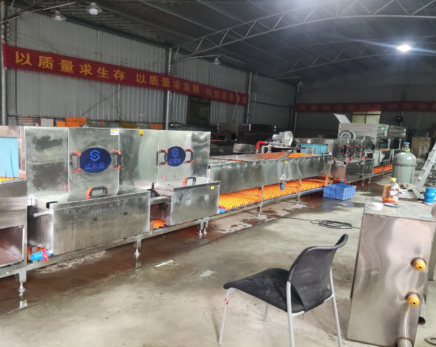 寧夏石嘴山陳總許總二人采購成和順餐具清洗消毒流水線(xiàn)